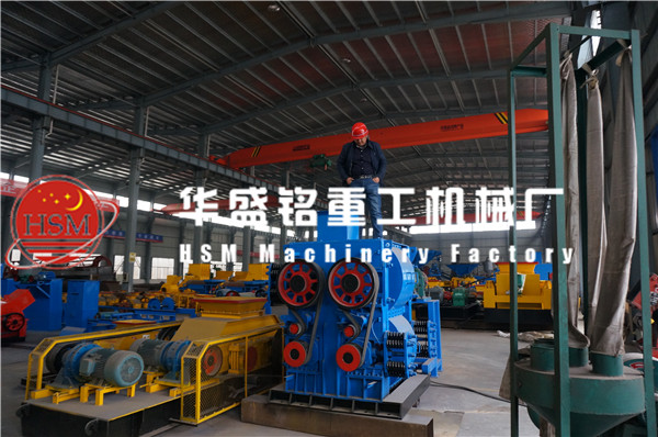 一臺四輥破碎機(jī)價(jià)格是多少