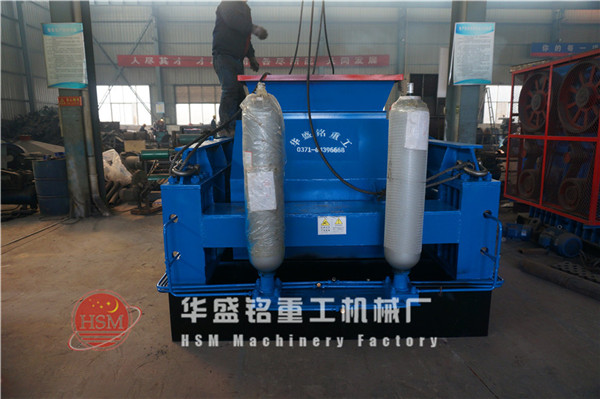 液壓對輥破碎機(jī)圖片